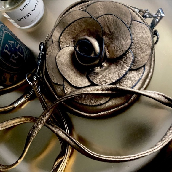 Small Camelia flower vintage purse - Picture 1 of 9